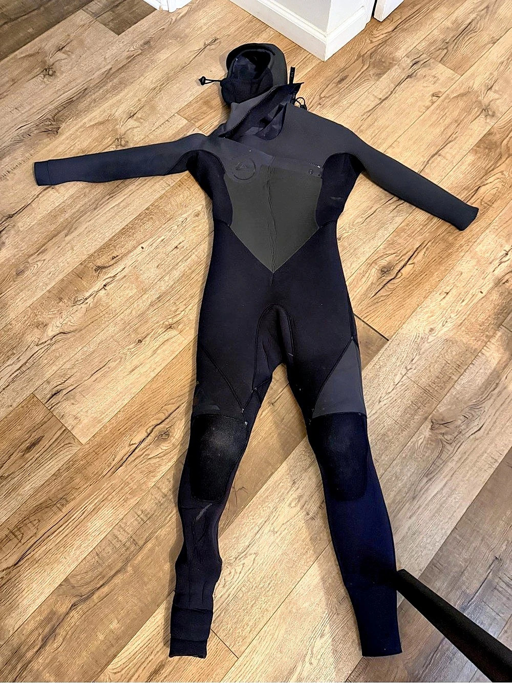Quicksilver Black Wetsuit Set Size Medium, O’Neil gloves and boots
